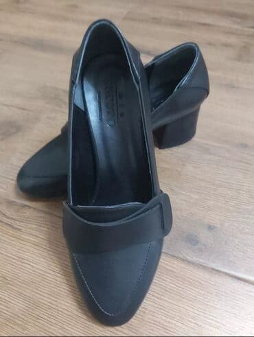 женские брендовые туфли недорого: 34 р. Производство Турция. 100% кожа. Отличного качества. Причина — 1