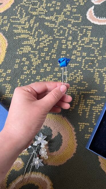 продаю токмок: Броши — 2