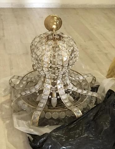 Люстралар: Большая хрустальная люстра,отличное состояние. Отдам за 2000с — 2