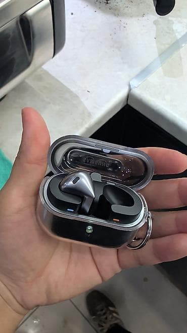 galaxy buds2 pro: Кейс для наушников, Samsung, Б/у, цвет - Серебристый — 1