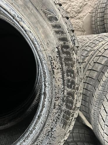 10 r20: Зимняя японская шина. Фирма Bridgestone made in Japan. Размер — 5