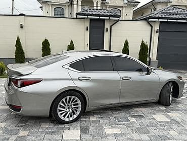 2025: Lexus ES: 2025 г., 2.5 л, Гибрид, Седан — 7