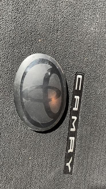 Эмблема Toyota Camri 70 se Оригинал - Тип: центральная
