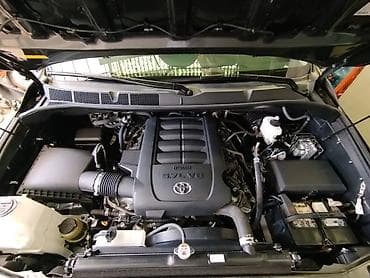 prius v: Toyota Sequoia: 2019 г., Внедорожник — 7