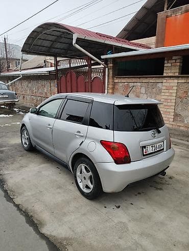 subaru forester 2001: Toyota ist: 2003 г., 1.5 л, Автомат, Бензин, Хэтчбэк — 4