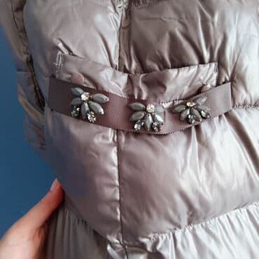 спортивное оборудование: Фирменный зимний пуховик 48-го размера. Состояние отличное — 6