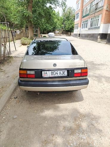 авто в кыргыстане: Volkswagen Passat: 1989 г., 1.8 л, Механика, Газ, Седан — 4
