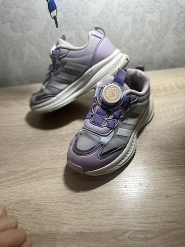 yeezy boost: Детские кроссовки, сиренево‑лиловый цвет с белыми вставками. - Размер — 1