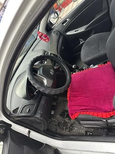 Продажа авто: Hyundai Solaris: 2014 г., 1.4 л, Ручные, Бензин, Седан — 5