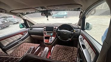 Toyota Alphard: 2004 г., 3 л, Автомат, Газ, Минивэн