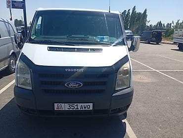 mini v: Ford Transit грузовой фургон (поколение 2006–2013), белый цвет — 1