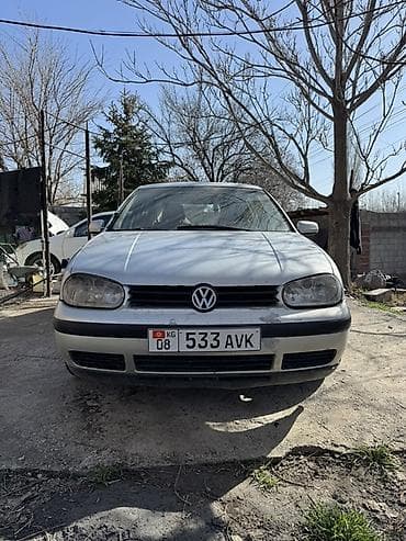 Volkswagen Golf: 2001 г., 1.6 л, Механика, Бензин, Хэтчбэк