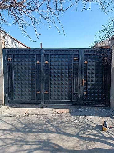 Кованные распашные ворота из металла с калиткой - Конструкция