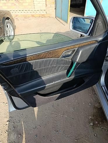 мер: Mercedes-Benz E-Class: 1995 г., 3.2 л, Автомат, Бензин, Седан — 7