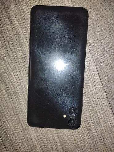 second tech: Samsung Galaxy A04e, Б/у, 32 ГБ, цвет - Черный, 2 SIM, eSIM — 3