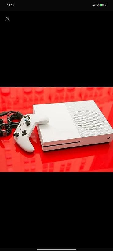 Xbox One S (белый) + 2 геймпада | Всё работает Продаю Xbox One S в