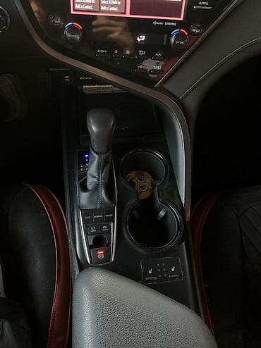 канадец: Toyota Camry: 2019 г., 2.5 л, Автомат, Гибрид, Седан — 9