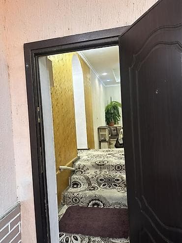 Үйлөрдү сатуу: Продаётся дом рядом с рынком Дордой. Характеристики: - Площадь дома — 6
