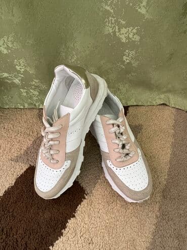 женские брендовые туфли недорого: Женские кожаные кроссовки, в отличном состоянии, надела 2раза, внутри — 1