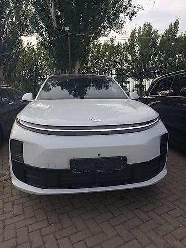 Lixiang L6: 2024 г., 1.5 л, Автомат, Гибрид, Внедорожник — 1
