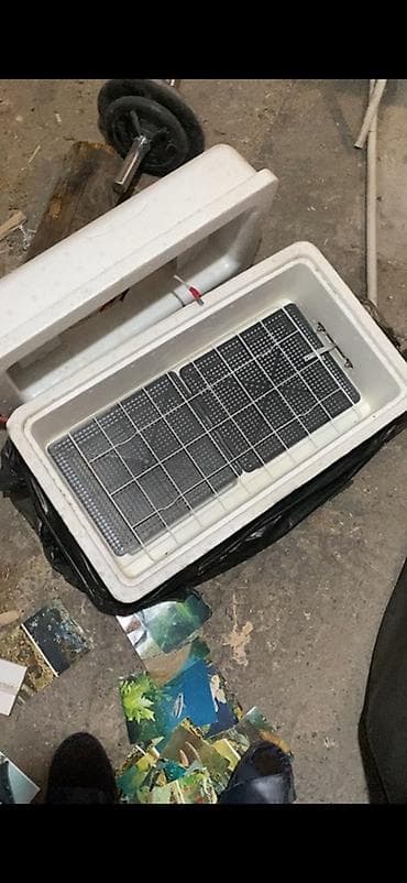 Инкубатор для яиц с электронным терморегулятором - Корпус из