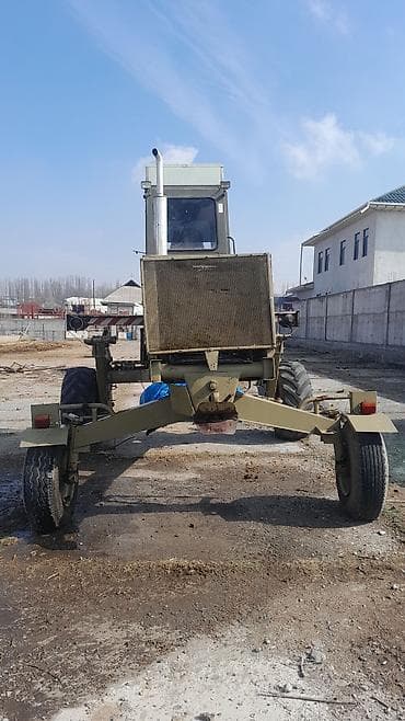 сегмент косилка: Автогрейдер Fortschritt E 303 - Самоходная машина с поворотной — 3