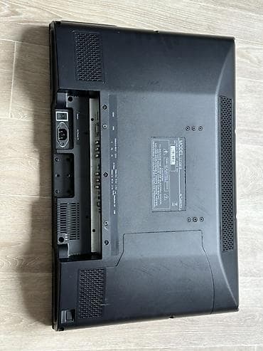 mateview 28: Телевизор LG, плоский экран, диагональ примерно 26–32". Классический — 6