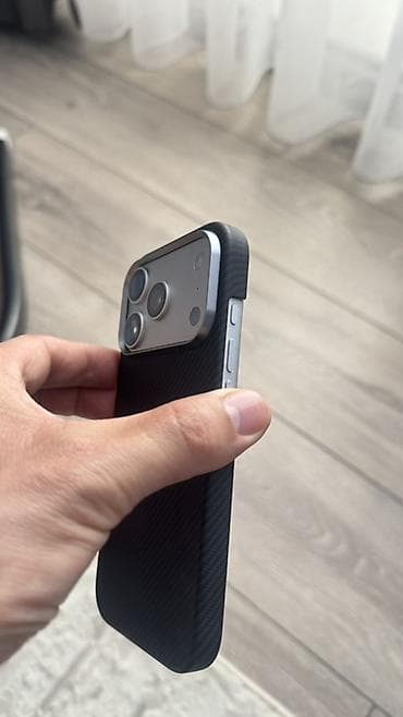 iphone 5c: IPhone 17 Pro, White Titanium — 5