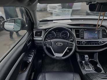 x 5: Toyota Highlander: 2017 г., 3.5 л, Вариатор, Гибрид, Кроссовер — 7