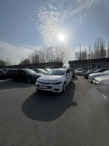 Chevrolet Malibu (белый седан) Основные характеристики: - Кузов