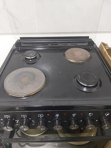 Электрическая плита с духовкой, черная - Варочная поверхность: 4