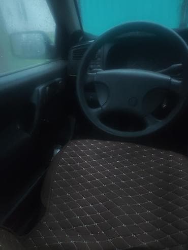 Volkswagen: Volkswagen Golf: 1993 г., 1.8 л, Механика, Бензин, Хэтчбэк — 9