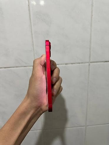 realme c2: IPhone 14, Б/у, 256 ГБ, Красный, Чехол, 83 % — 6