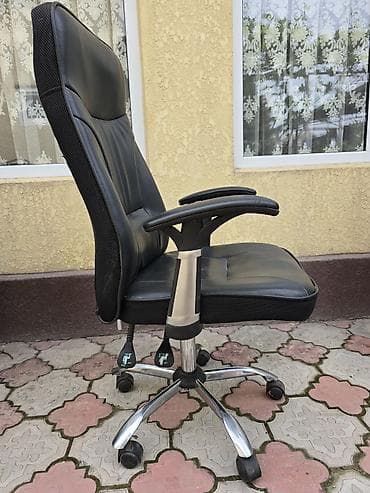 стул ведро туалет для пожилых: Офисное кресло, С колесиками, цвет - Черный, Экокожа — 3