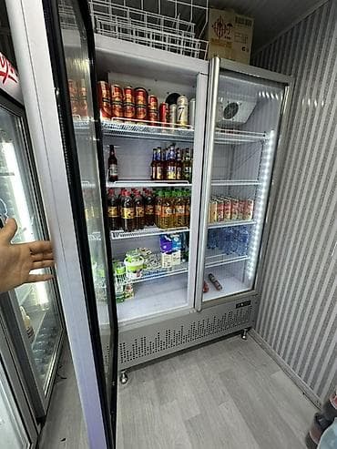 Двухдверный холодильный шкаф-витрина для магазина/кафе. - Формат
