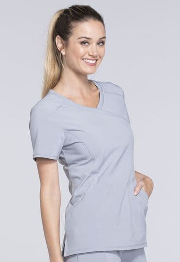 Инвалидные коляски: В наличии Американский женский мед костюм от Чероки. Cherokee -Made in — 1