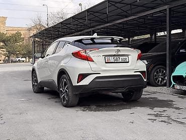 outback 2017: Toyota C-HR: 2017 г., 2 л, Автомат, Бензин, Кроссовер — 3