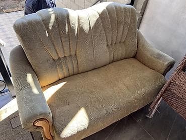 small table: Прямой диван — 3