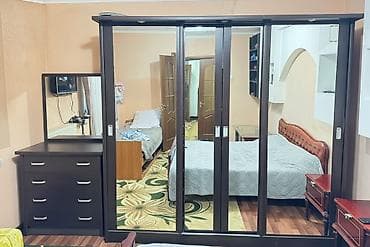 шкаф с подсветкой: Спальный гарнитур, Б/у, Шкаф, Белоруссия, ДСП, цвет - Коричневый — 1