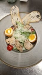 требуется музыкант в кафе: Повар Холодный цех. Больше 6 лет опыта — 4