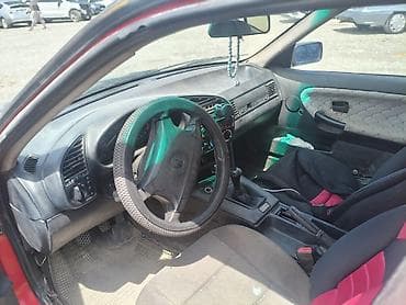 mercedes c300: BMW 3 series: 1993 г., 1.6 л — 5