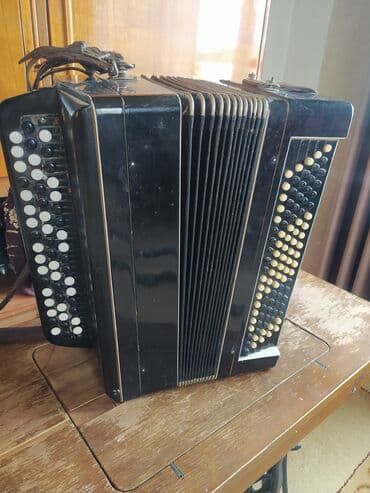 гитара акустическая цена бишкек: Зелёный баян- с.Остальные каждый. Торг есть.Находимся в городе — 4