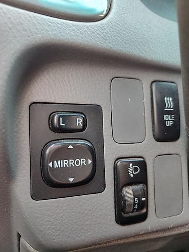 Toyota Verso: 2002 г., 2.4 л, Автомат, Бензин, Минивэн — 10