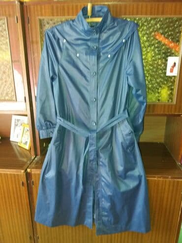 плащ дождовик: Продаю плащи: чёрный- производство Германия, размер 48, б/у. Синий- — 2