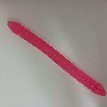 Фаллос двусторонний, рельефный. Материал: медицинский силикон