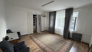 3 комнаты, 70 м², Сталинка, 2 этаж, Косметический ремонт
