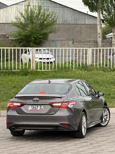 e2 byd: Toyota Camry: 2020 г., 2.5 л, Вариатор, Гибрид, Седан — 5