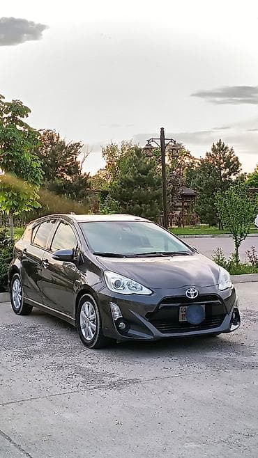 Toyota Prius C: 2017 г., 1.5 л, Вариатор, Гибрид, Хетчбек
