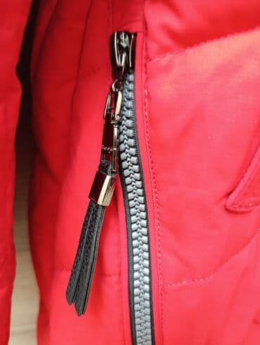 Спецодежда: Куртка женская.Зимняя,отлично сохраняет тепло. Насыщенно красного — 5