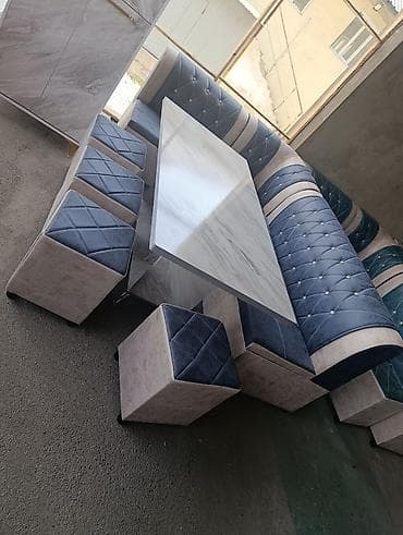 угловой диван трансформер с креслом: Кухонный уголок с обеденным столом и пуфами - Комплект: угловой диван — 3